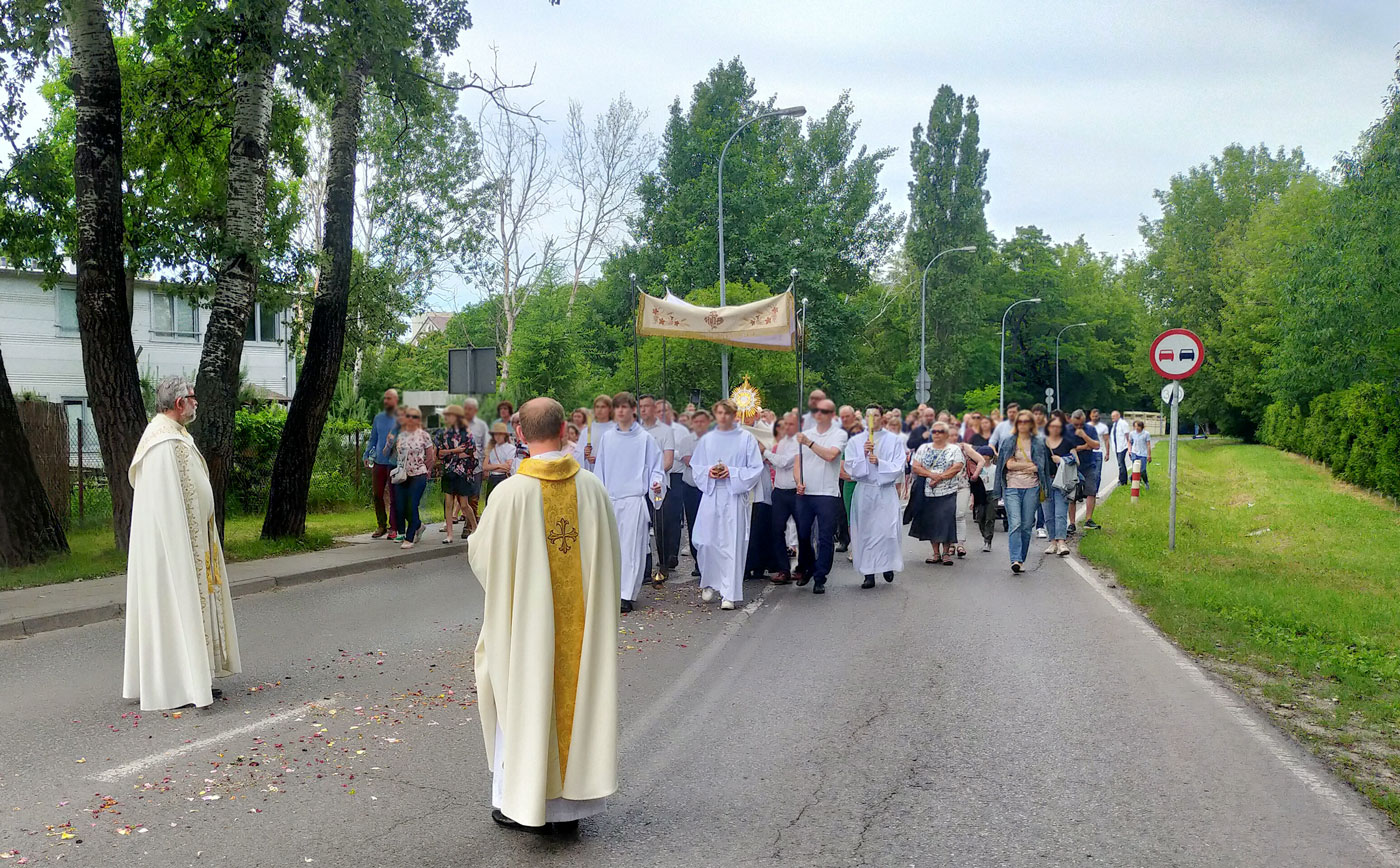 Czy parafia może mieć coś wspólnego z obroną cywilną?